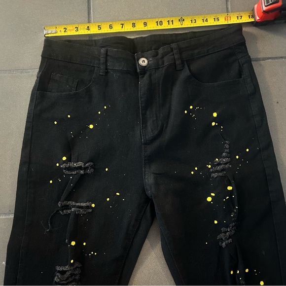 ROMWE Men’s Black Jeans with Yellow Splatter - Picture 3 of 13